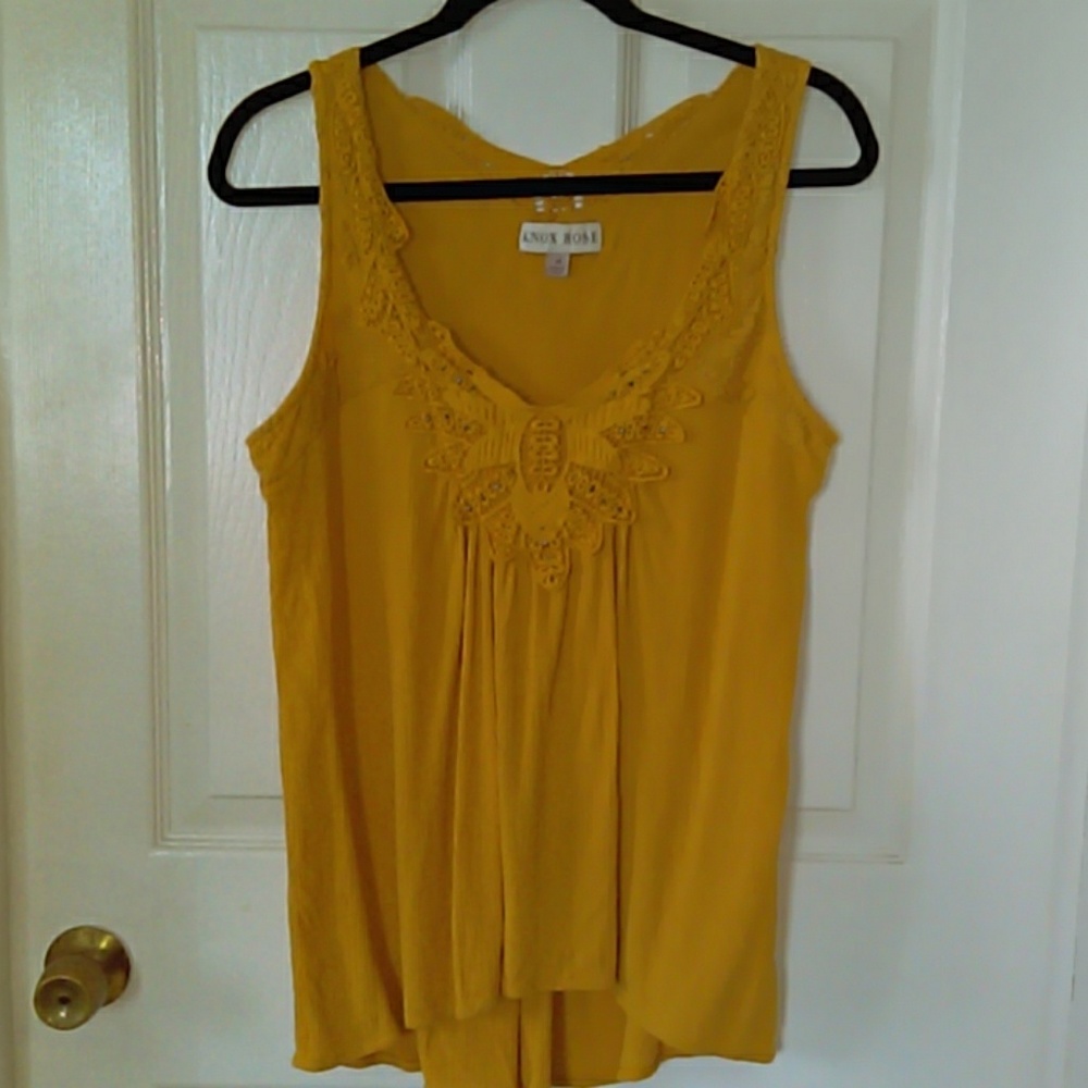 Knox Rose crochet detail tank